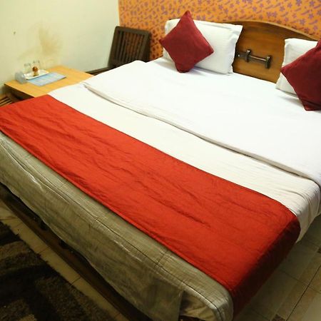 Hotel Diamond Palace Chandigarh Bagian luar foto
