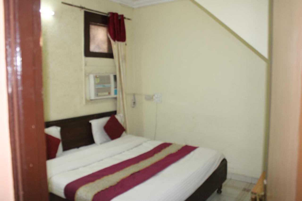 Hotel Diamond Palace Chandigarh Bagian luar foto