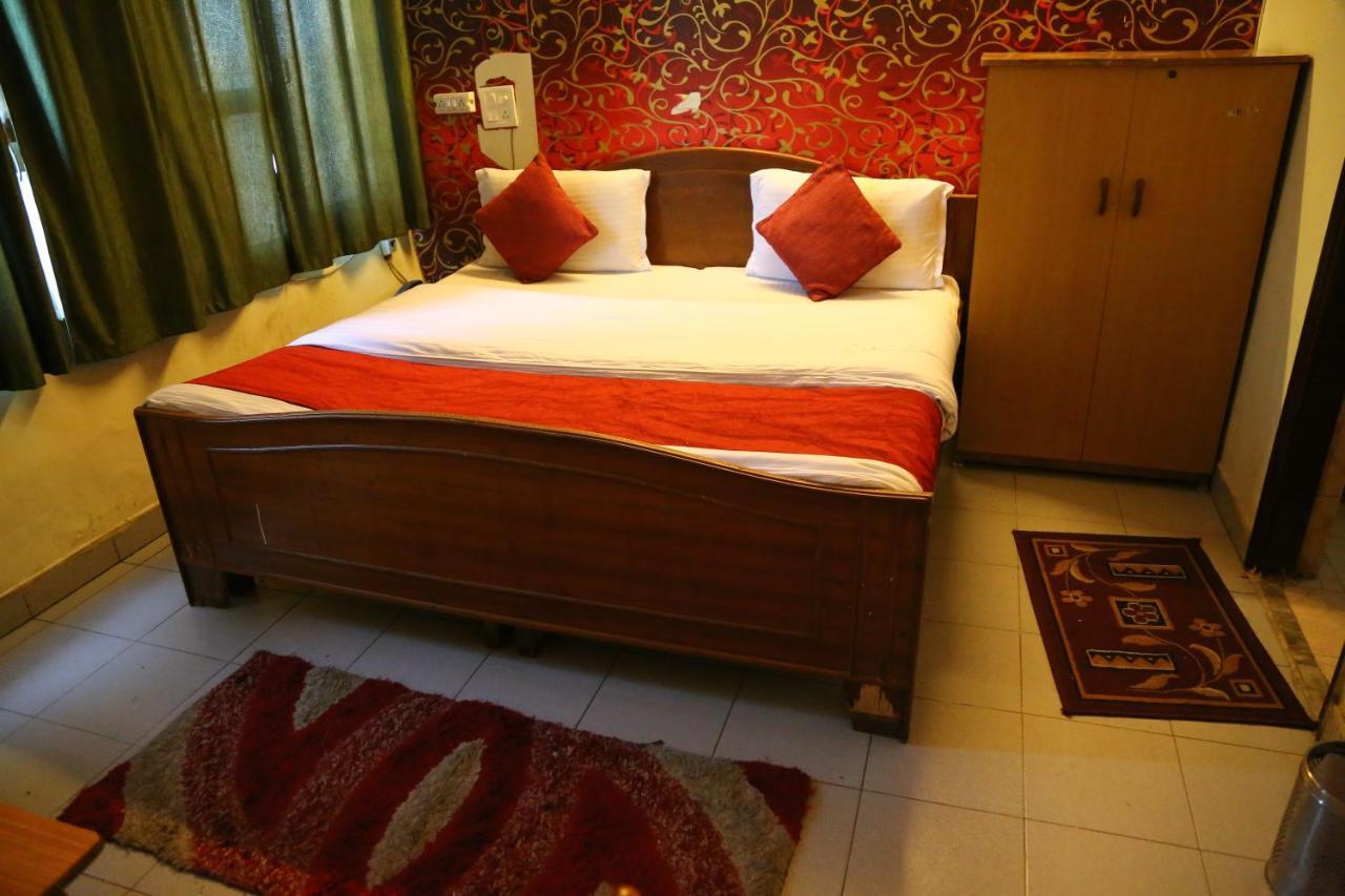 Hotel Diamond Palace Chandigarh Bagian luar foto