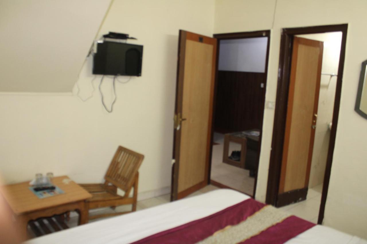 Hotel Diamond Palace Chandigarh Bagian luar foto